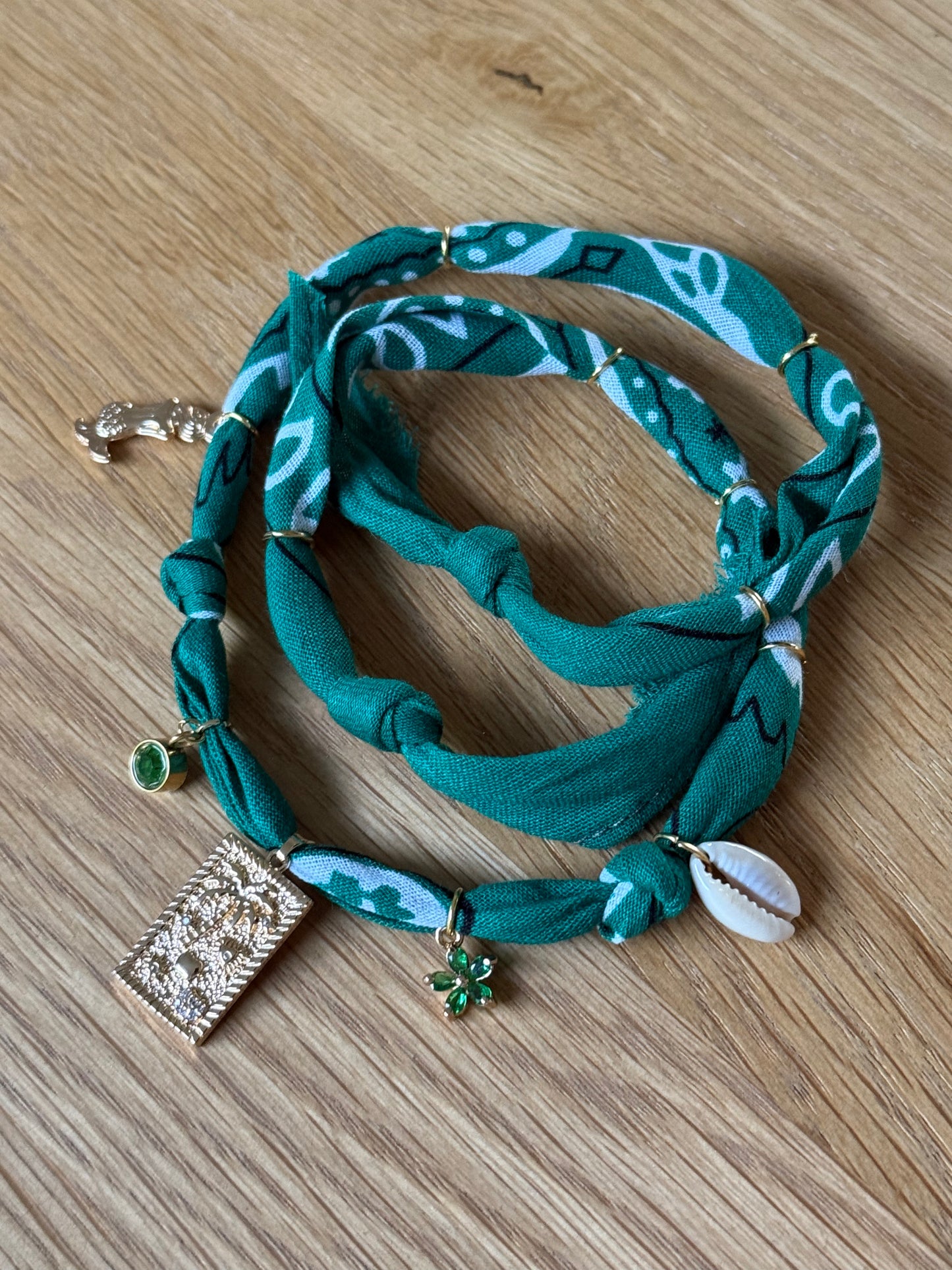 PALM TREE SCENE // Forest Green Handmade Bandana Necklace