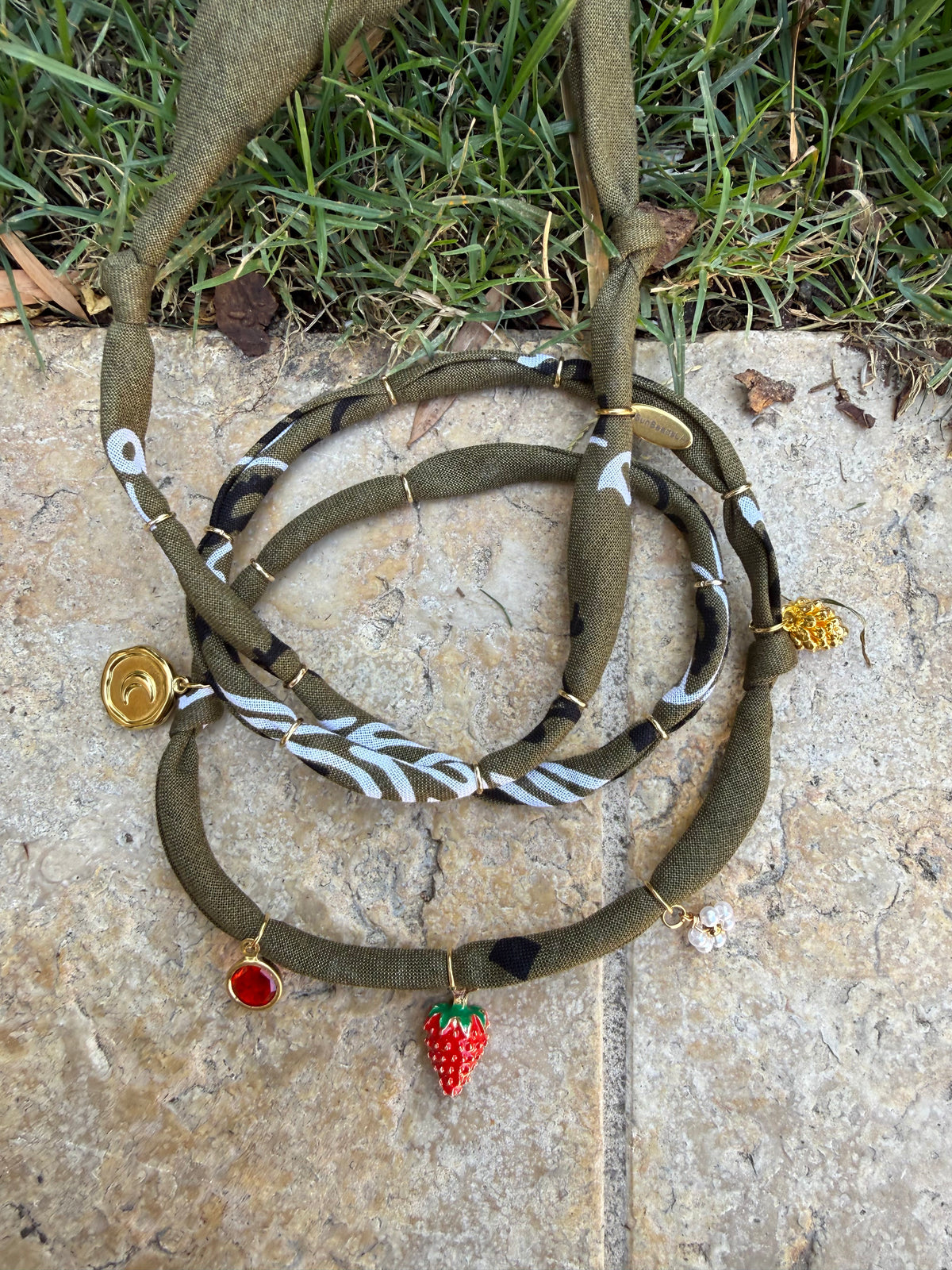 MARA DES BOIS // Dark Kaki Green Handmade Bandana Necklace