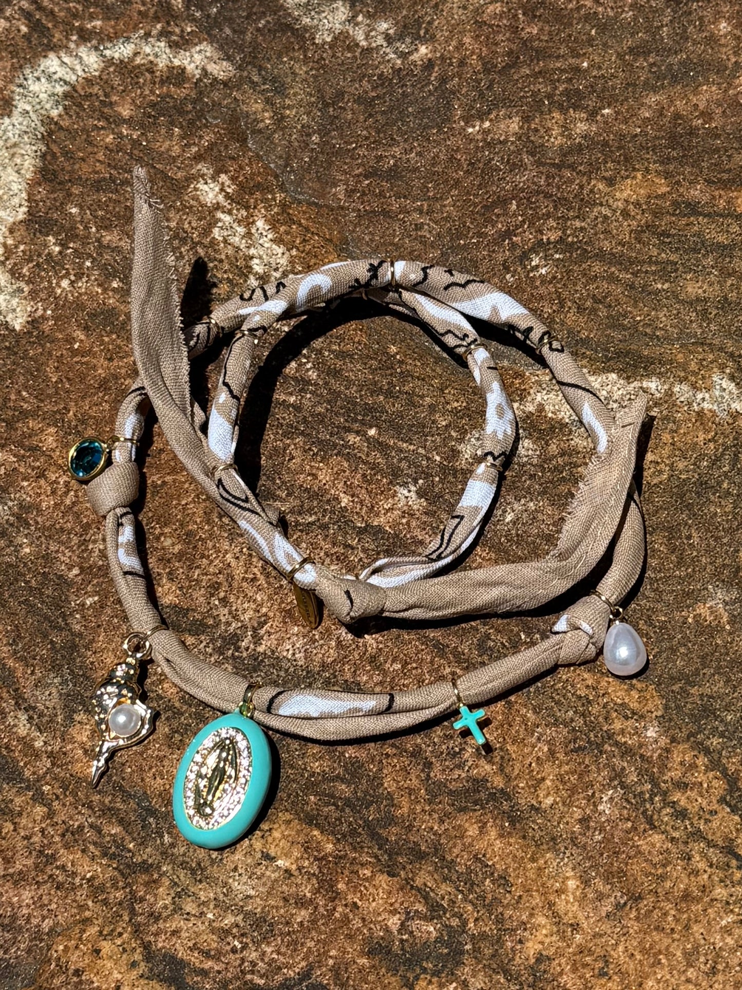 SAINTE MARIE DE LA MER // Beige Handmade Bandana Necklace