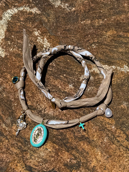 SAINTE MARIE DE LA MER // Beige Handmade Bandana Necklace