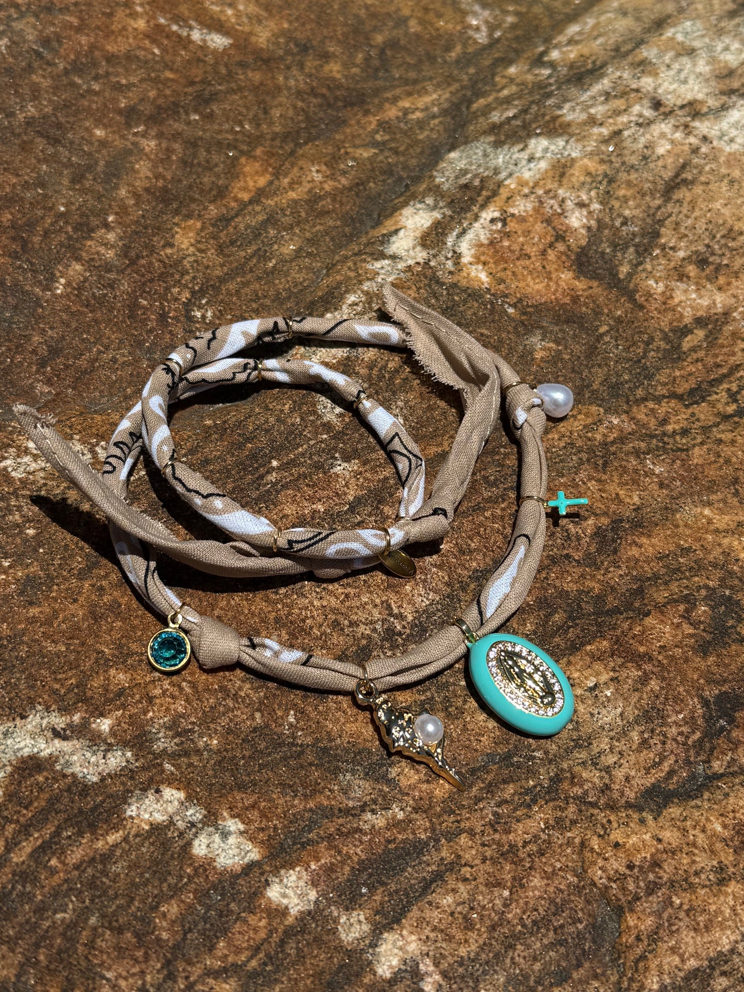 SAINTE MARIE DE LA MER // Beige Handmade Bandana Necklace