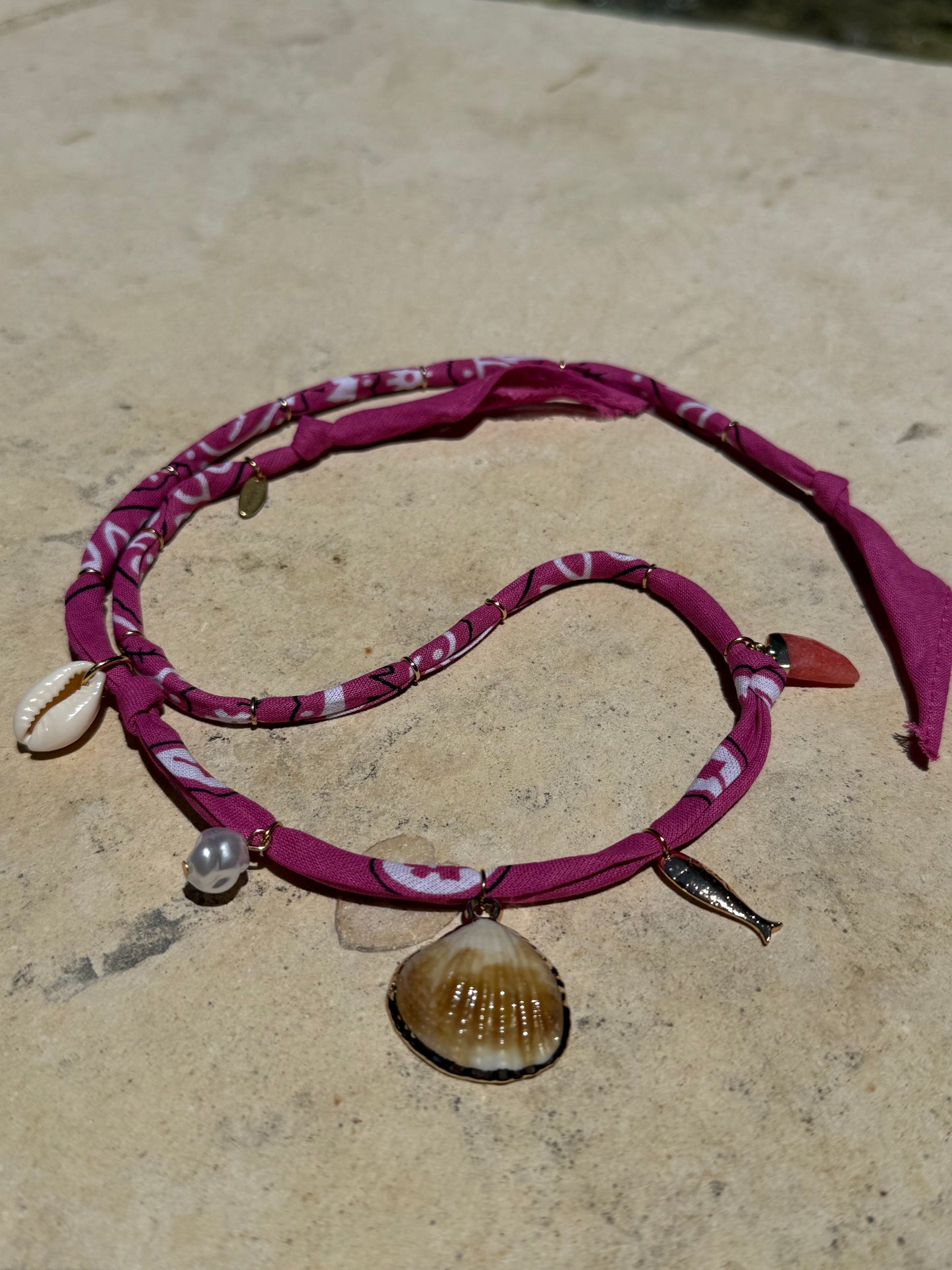 COQUILLAGE BRUN // Raspberry Handmade Bandana Necklace