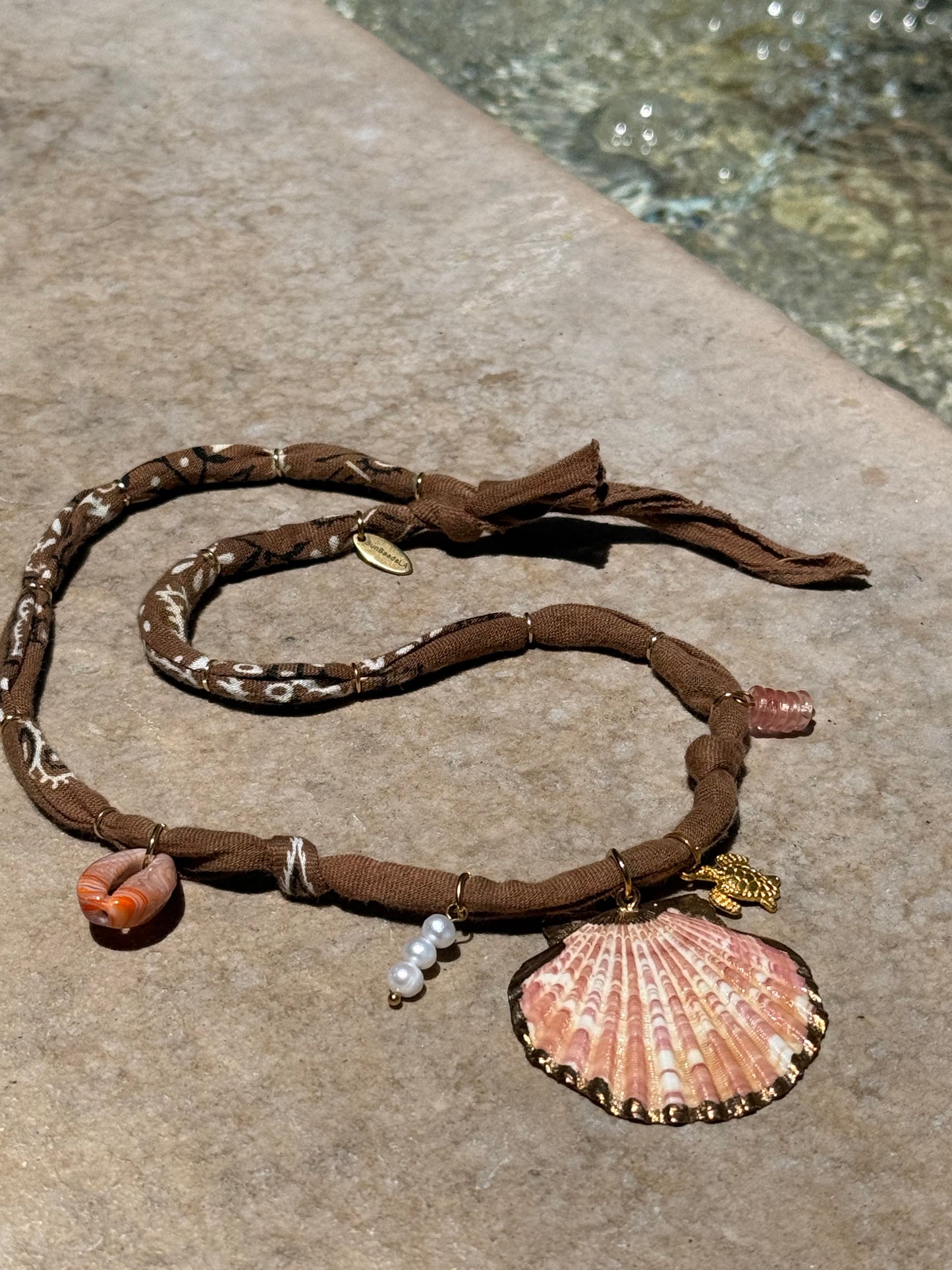 COQUILLAGE ROSE // Brownie Handmade Bandana Necklace