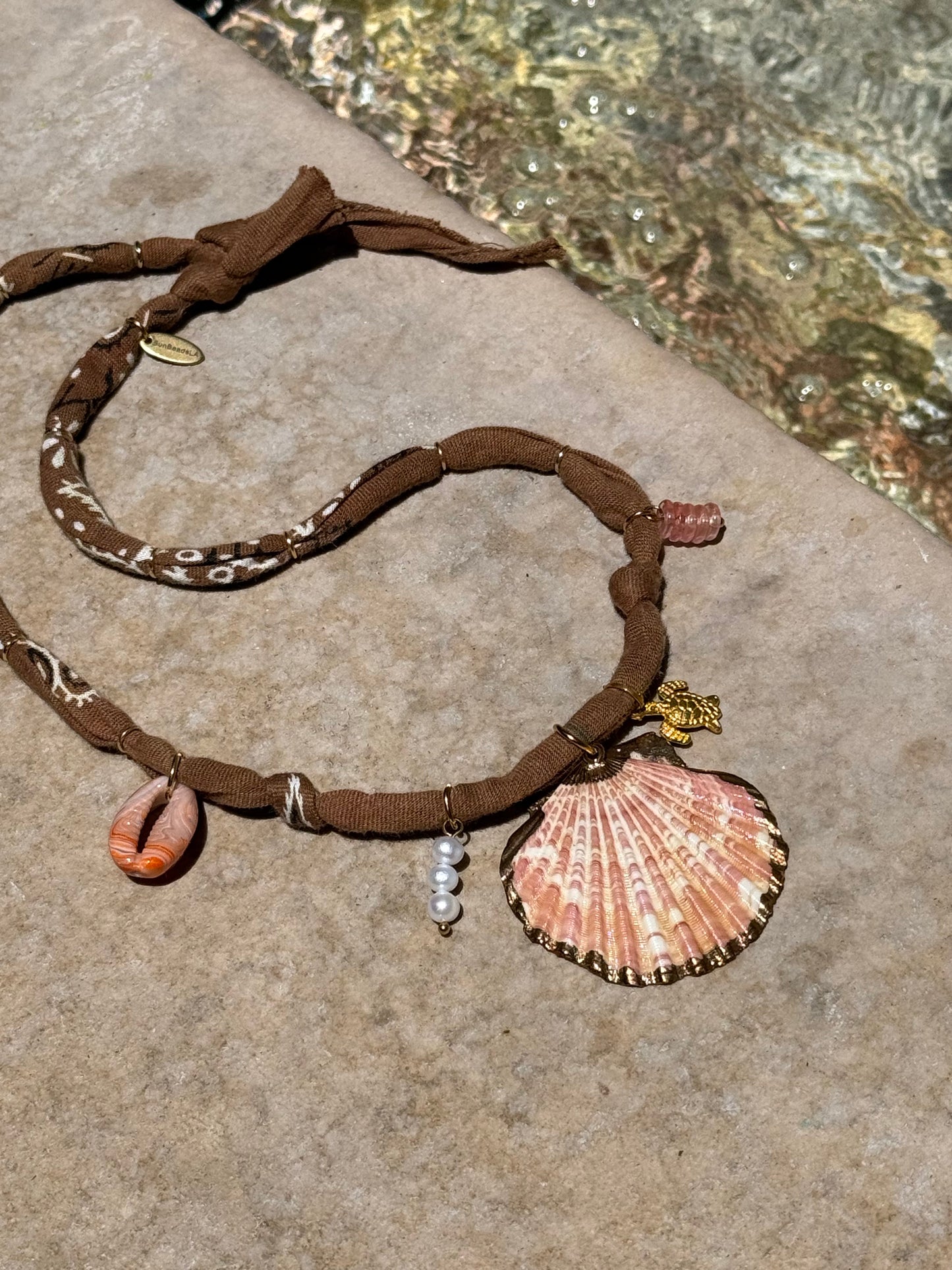 COQUILLAGE ROSE // Brownie Handmade Bandana Necklace