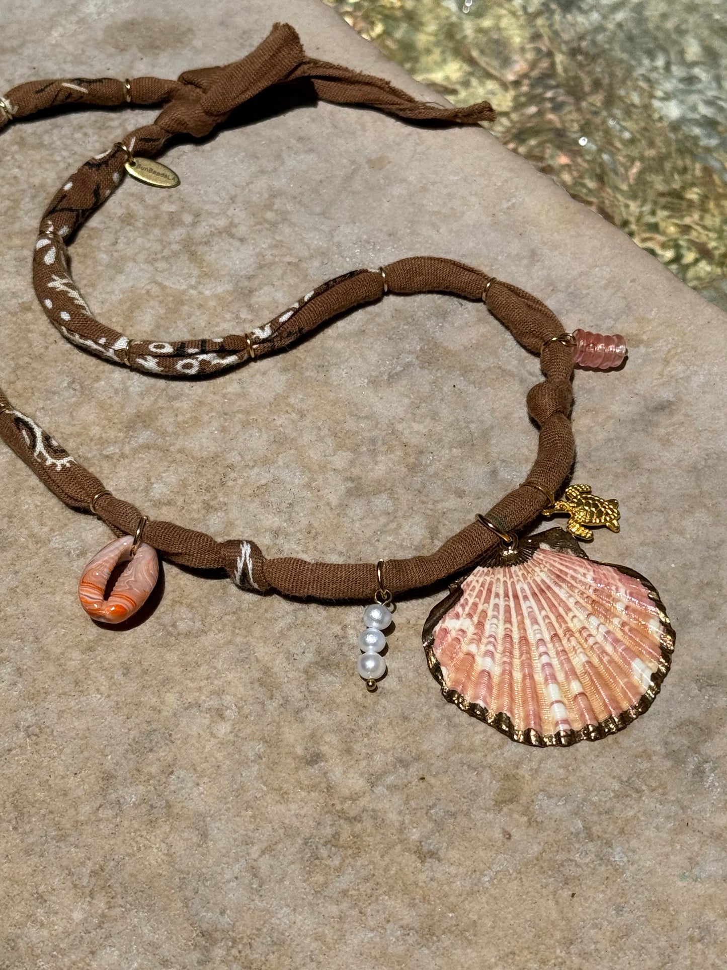 COQUILLAGE ROSE // Brownie Handmade Bandana Necklace